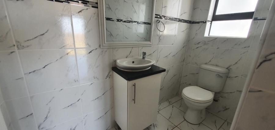 To Let 4 Bedroom Property for Rent in Fountains Estate Eastern Cape
